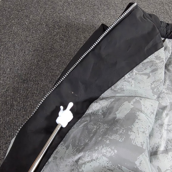 VTG Quiksilver Men's XL Snowboarding Gorpcore Black Gray Red Full Zip Up Jacket - Picture 8 of 11